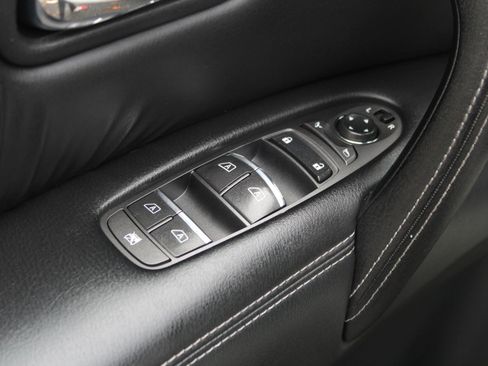 Used 2017 INFINITI QX80 4WD w/ Driver Assistance Package image 23