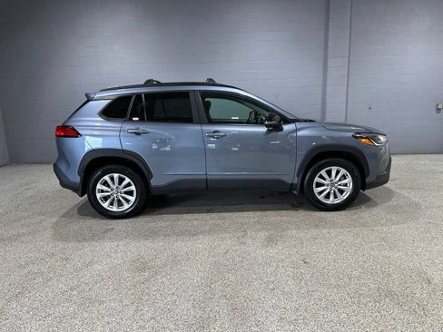 Used 2025 Toyota Corolla Cross LE w/ Moonroof Package AWD/4WD image 2