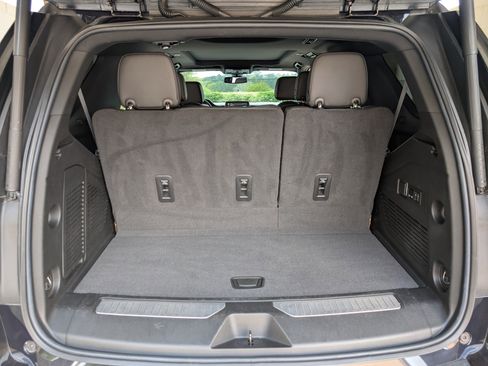 Used 2022 Chevrolet Tahoe RST w/ Luxury Package RWD image 19