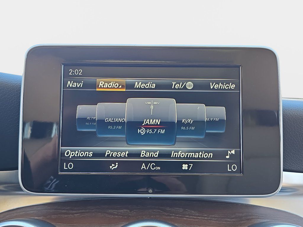 Used 2019 Mercedes-Benz GLC 300 4MATIC image 24