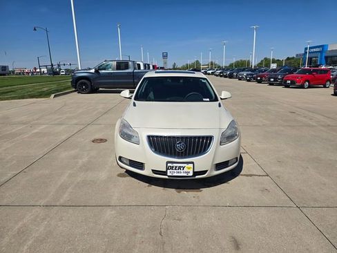 Used 2013 Buick Regal Premium FWD image 2