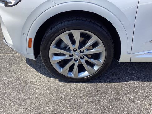 Used 2023 Buick Envision Avenir image 10