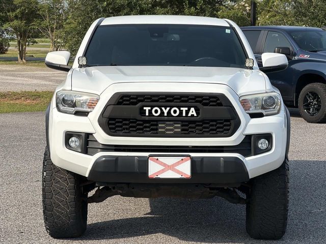 Used 2019 Toyota Tacoma TRD Off-Road AWD/4WD image 2