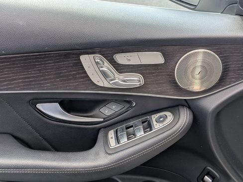 Used 2022 Mercedes-Benz GLC 300 4MATIC image 11
