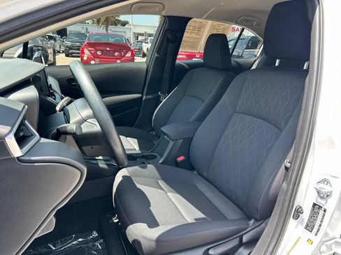 Used 2025 Toyota Corolla LE FWD image 19