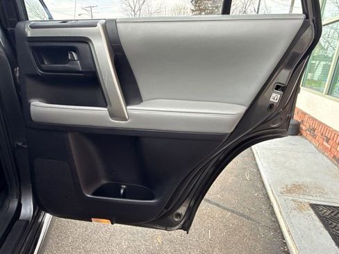 Used 2013 Toyota 4Runner SR5 w/ Premium Pkg image 19