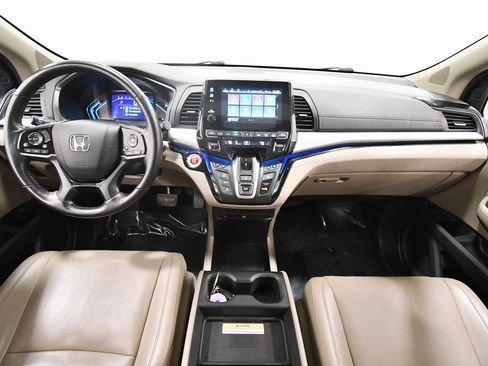 Certified 2018 Honda Odyssey Elite image 3