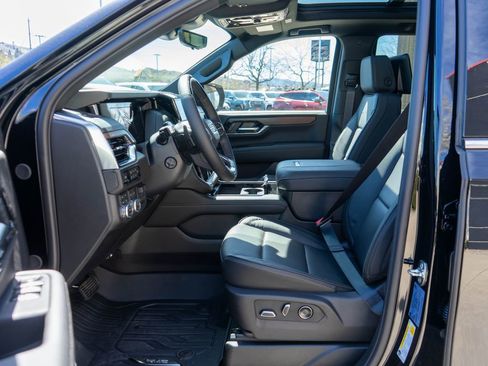 New 2026 GMC Yukon Denali w/ Denali Reserve Package AWD/4WD image 11