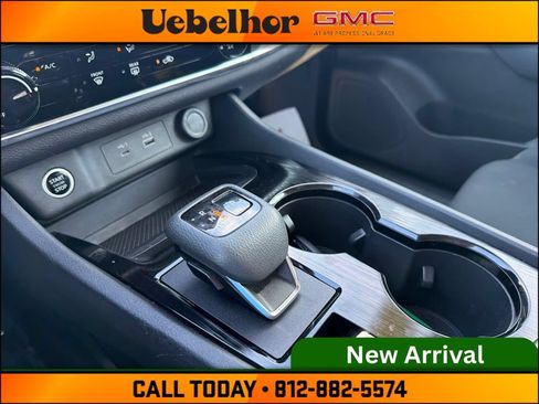Used 2023 Nissan Rogue S AWD/4WD image 29