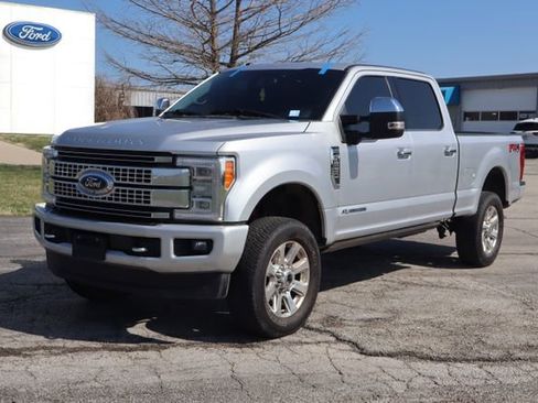 Used 2017 Ford F250 Platinum w/ Platinum Ultimate Package image 2