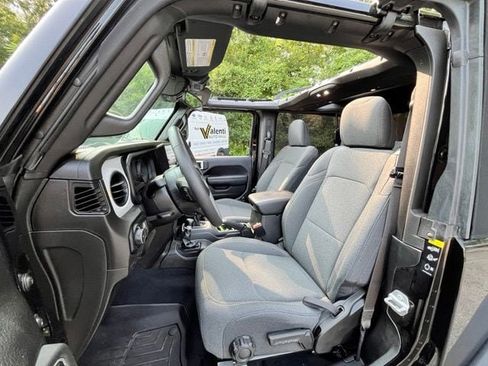 Used 2024 Jeep Wrangler Sport AWD/4WD image 15