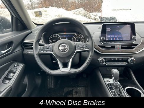 Used 2024 Nissan Altima 2.5 SV image 16