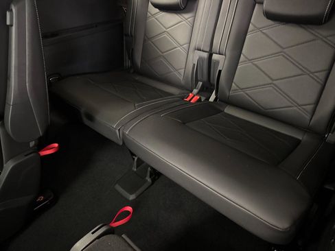 New 2026 Volkswagen Atlas SE image 14