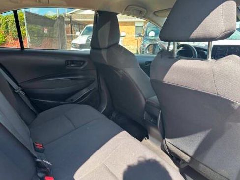 Used 2022 Toyota Corolla LE FWD image 9