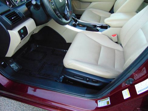 Used 2013 Honda Accord Touring image 5