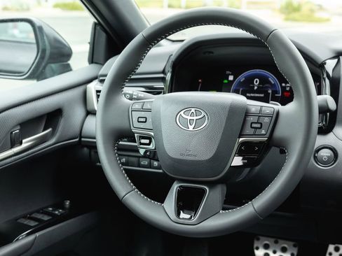 Used 2026 Toyota Camry SE image 27