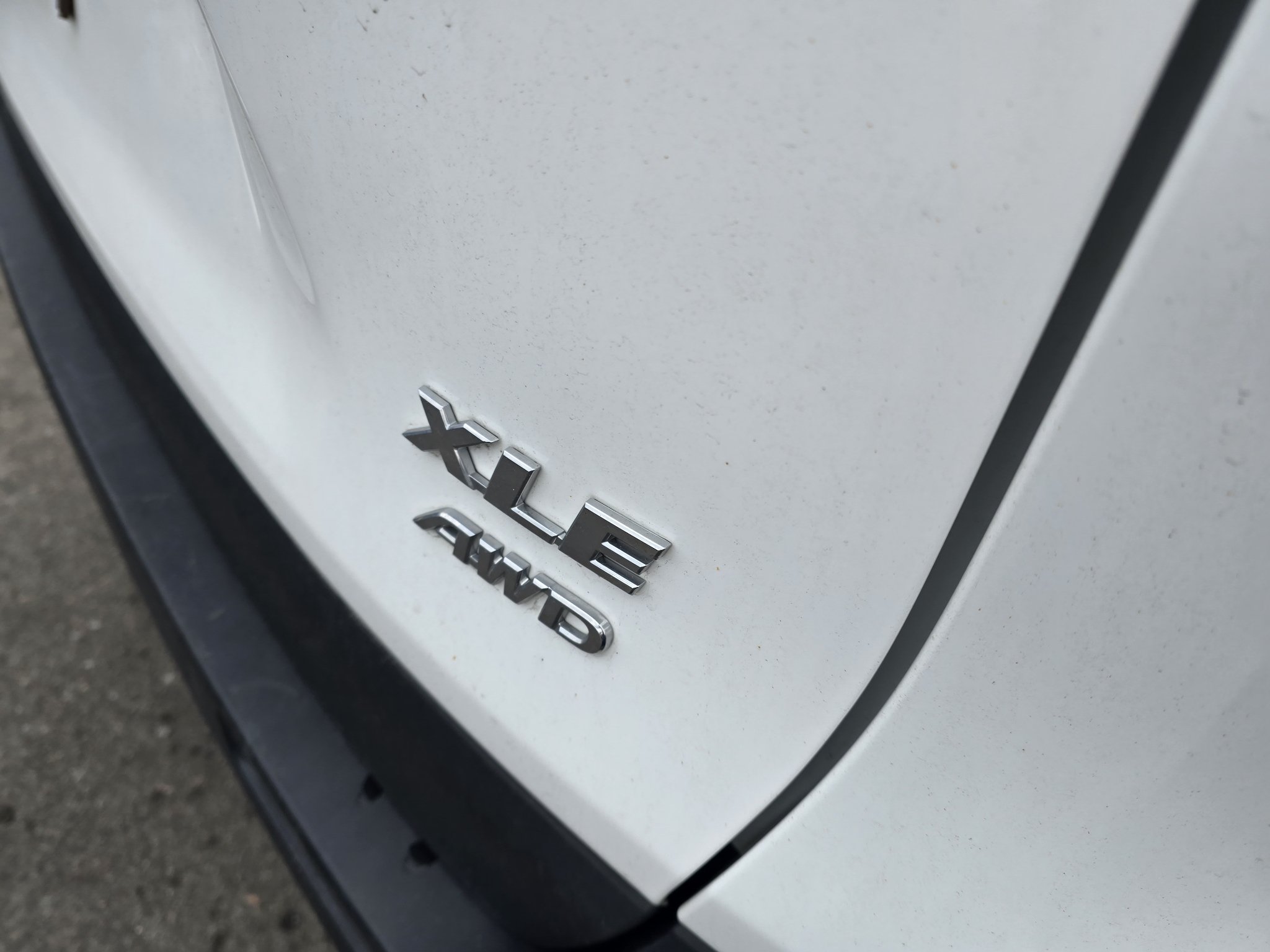 Used 2023 Toyota RAV4 XLE AWD/4WD image 10