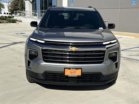 Used 2024 Chevrolet Traverse LT image 8