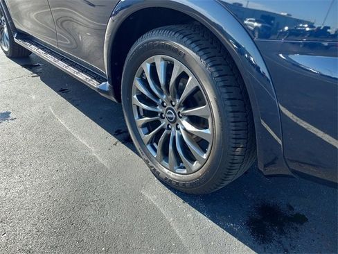 Used 2024 Nissan Armada Platinum image 10