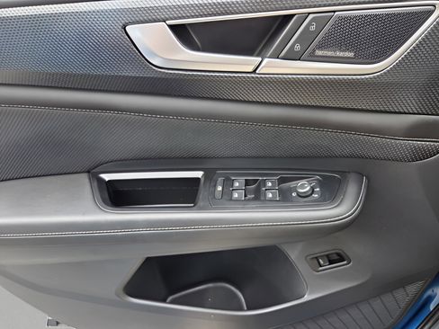 Used 2025 Volkswagen Atlas Cross Sport SEL Premium R-Line image 31