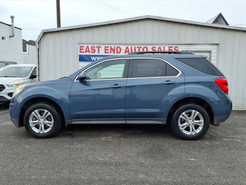 Used 2011 Chevrolet Equinox LT w/ Driver Convenience Package image 2