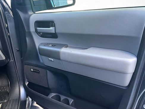 Used 2016 Toyota Sequoia Limited w/ Safety & Convenience Package image 26
