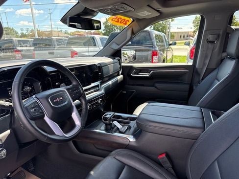 Used 2025 GMC Sierra 1500 SLT w/ SLT Premium Plus Package AWD/4WD image 10