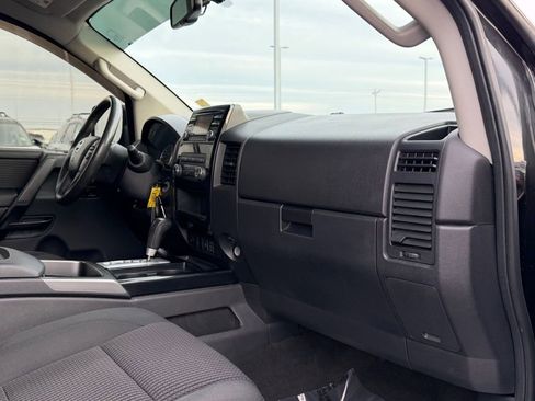 Used 2014 Nissan Titan SV w/ SV Value Truck Package image 20