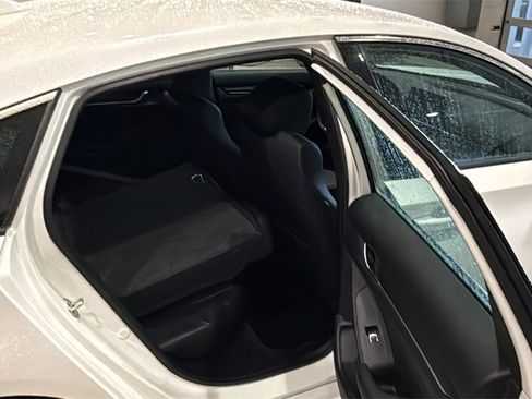 Used 2018 Honda Accord Sport image 15