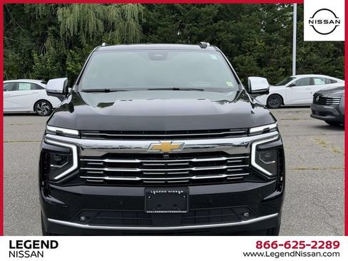 Used 2025 Chevrolet Suburban Premier AWD/4WD image 10