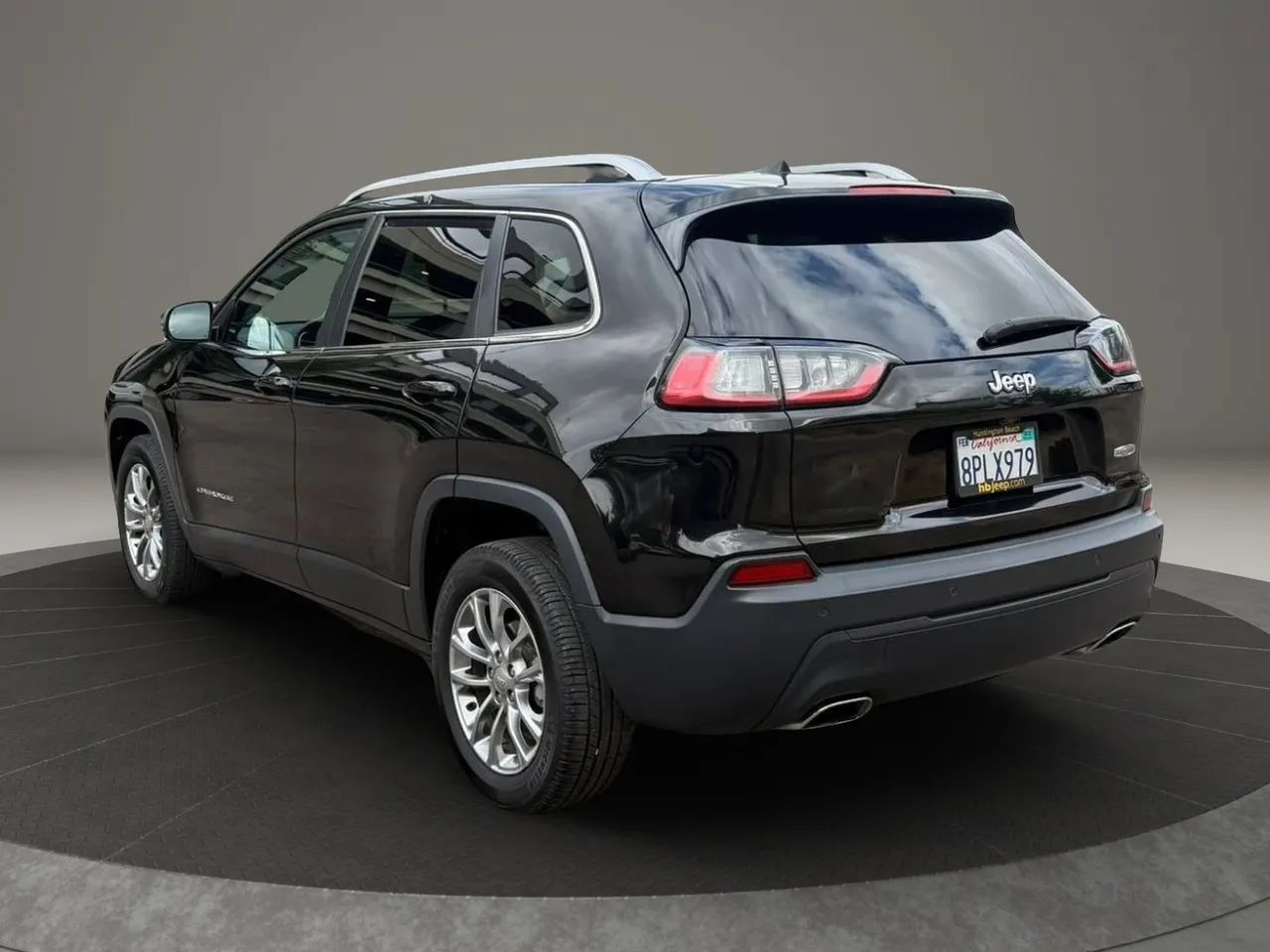 Used 2019 Jeep Cherokee Latitude Plus FWD image 7