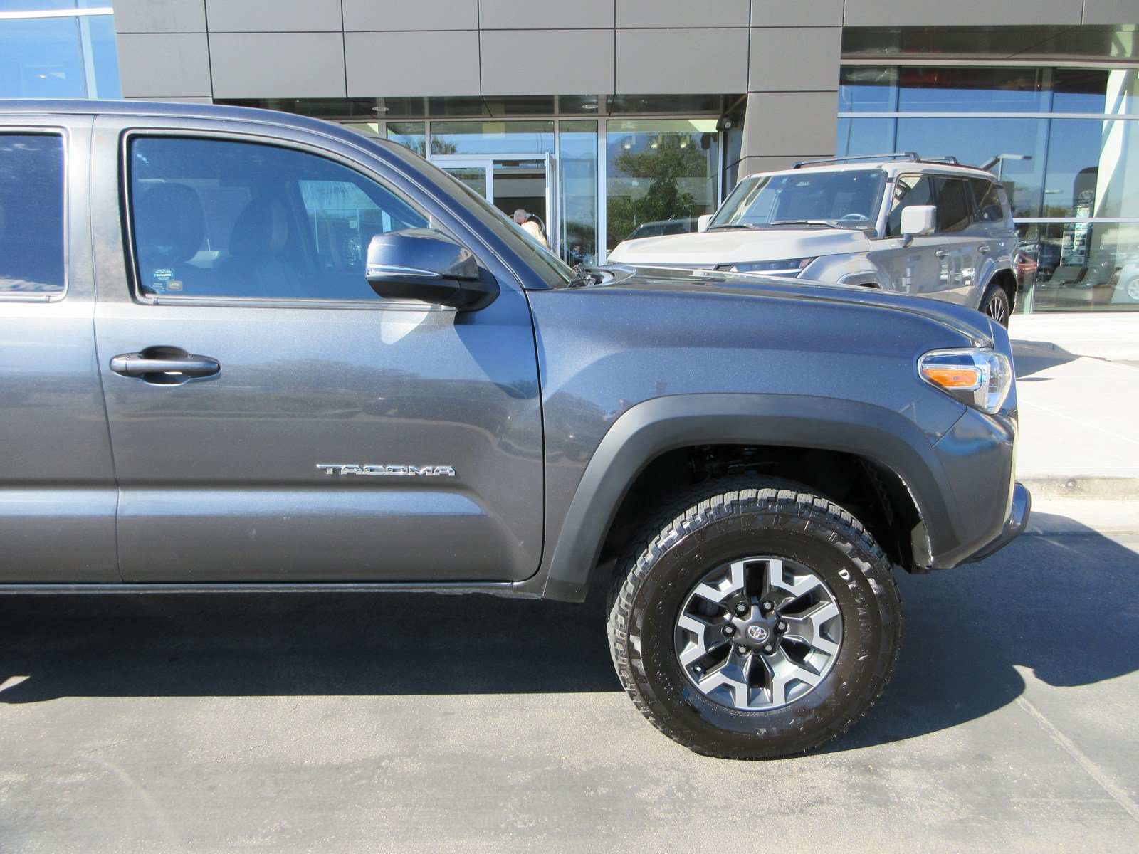 Used 2019 Toyota Tacoma TRD Off-Road AWD/4WD image 14