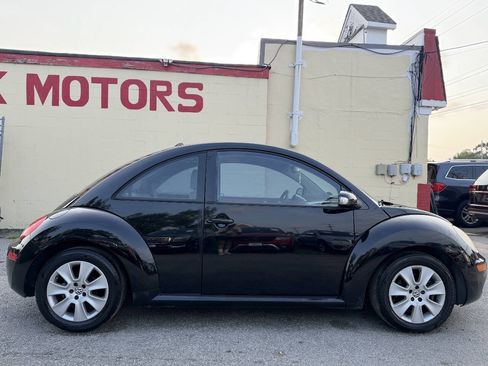 Used 2008 Volkswagen Beetle S FWD image 9