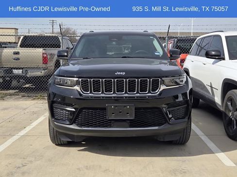 Certified 2023 Jeep Grand Cherokee Laredo w/ Luxury Tech Group I image 2