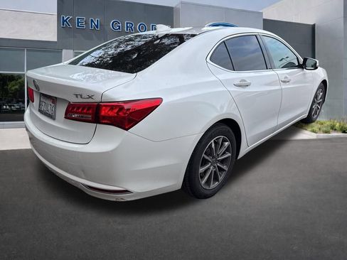 Used 2019 Acura TLX image 2
