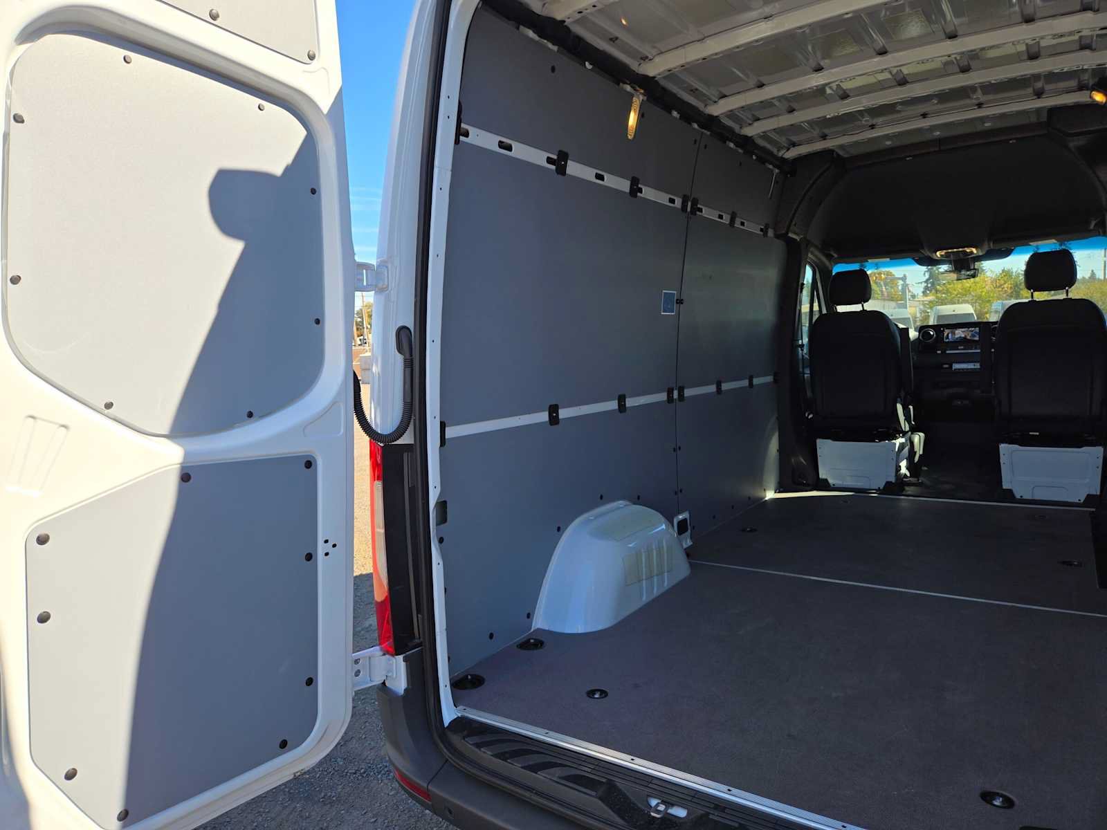 Used 2026 Mercedes-Benz Sprinter 2500 image 18
