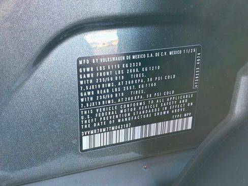 Used 2026 Volkswagen Tiguan SE AWD/4WD image 30