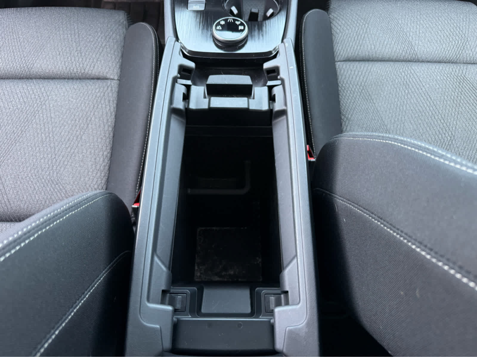 Used 2024 Nissan Rogue SV AWD/4WD image 30