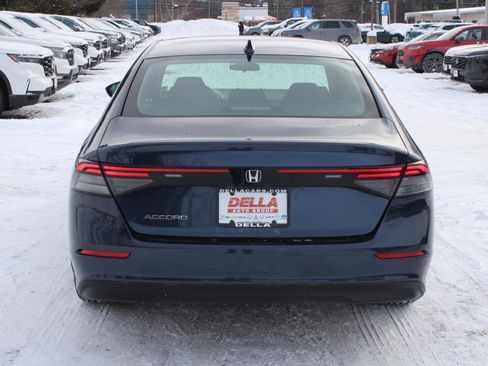 Used 2023 Honda Accord EX image 6