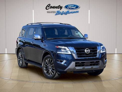 Used 2024 Nissan Armada Platinum w/ Captain's Chairs Package RWD image 1