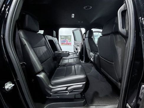 Used 2025 Chevrolet Suburban Z71 AWD/4WD image 14