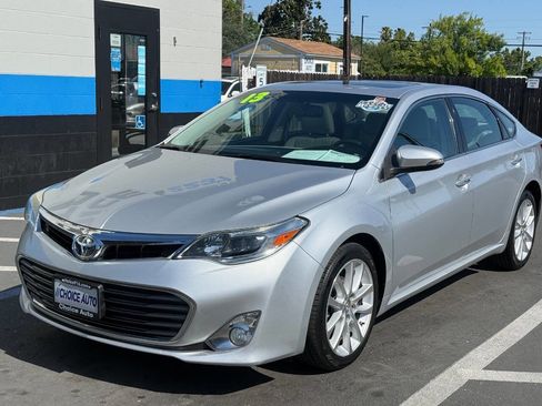 Used 2013 Toyota Avalon XLE Touring FWD image 3
