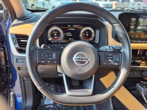 Used 2021 Nissan Rogue Platinum image 18