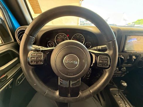 Used 2014 Jeep Wrangler Unlimited Sahara image 17