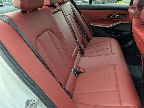 Used 2025 BMW 330i xDrive Sedan w/ M Sport Package image 21