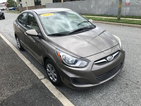 Used 2014 Hyundai Accent GLS FWD image 4