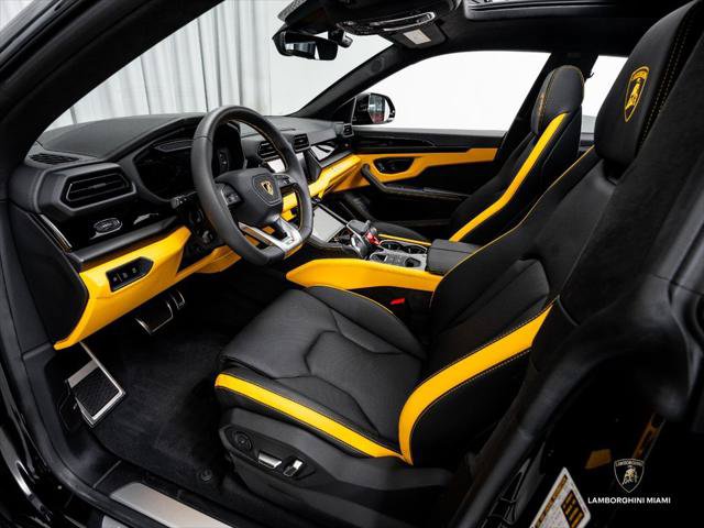 Used 2025 Lamborghini Urus SE AWD/4WD image 22