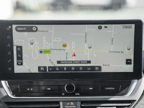 Used 2023 Nissan Altima 2.5 SV w/ SV Premium Package image 3