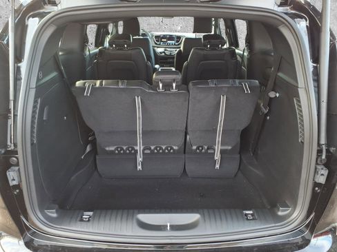 New 2026 Chrysler Pacifica Select image 26