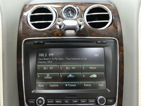 Used 2018 Bentley Flying Spur V8 AWD/4WD image 38